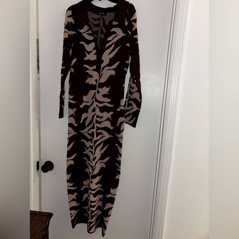 WinWin Elegant Brown and Tan Long Sleeve Midi Dress